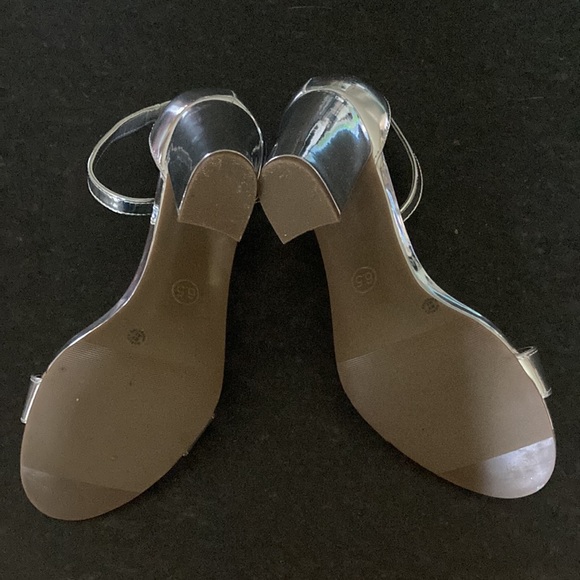 Platinum silver block heels - Picture 3 of 4